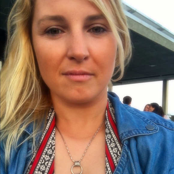 Meet your Posher, Joanna - Picture 1 of 1